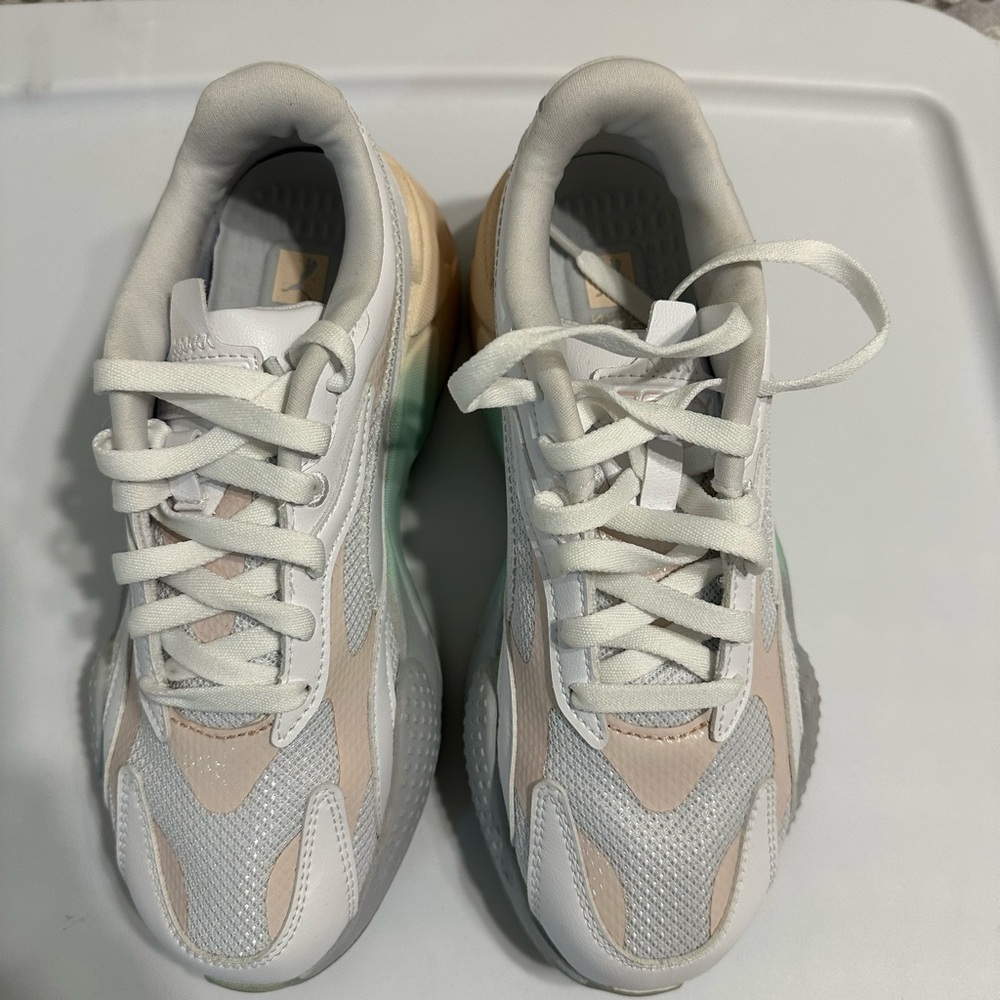 NEW - PUMA RS-X Gradient Sneakers women’s